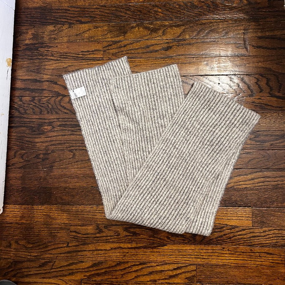 Uniqlo Wool Blend Grey Scarf